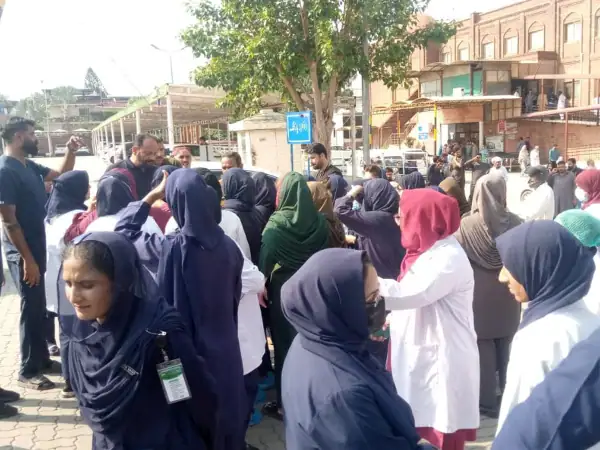 Rawalpindi Institute Of Cardiology Nurse Attacked After Dispute With Patients Relatives 