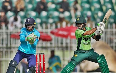5 Down For 134 England Put Pakistan Under Pressure In Second Odi