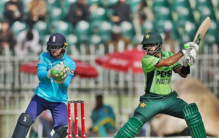 5 Down For 134 England Put Pakistan Under Pressure In Second Odi