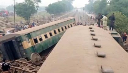 At Least Four Killed 30 Injured As Rahman Baba Express Derail Near Multan
