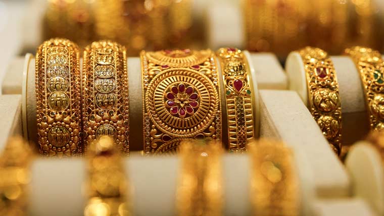 Gold Prices Fall In Pakistan Following Dip In Global Market