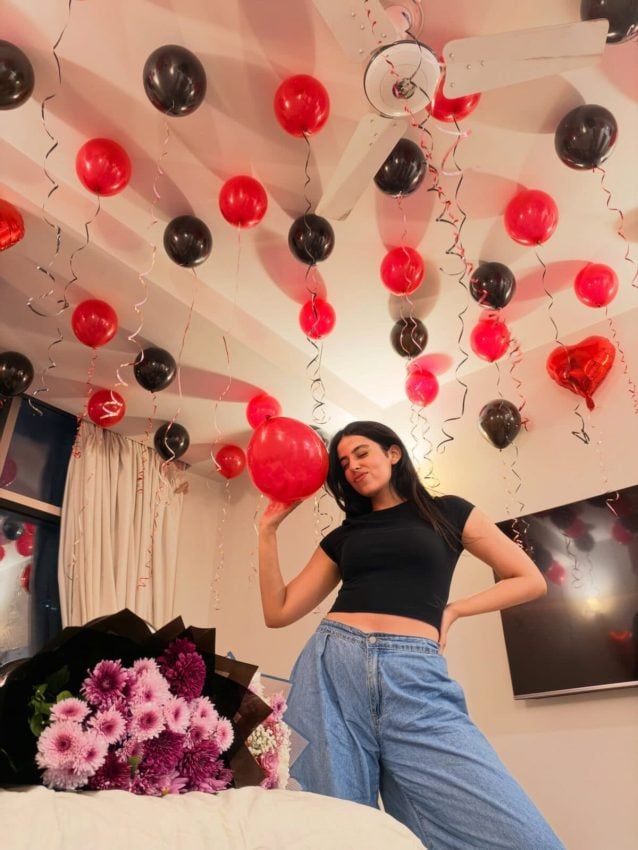 Hania Aamir And Yashma Gill Melt Hearts With Cute Birthday Moments 