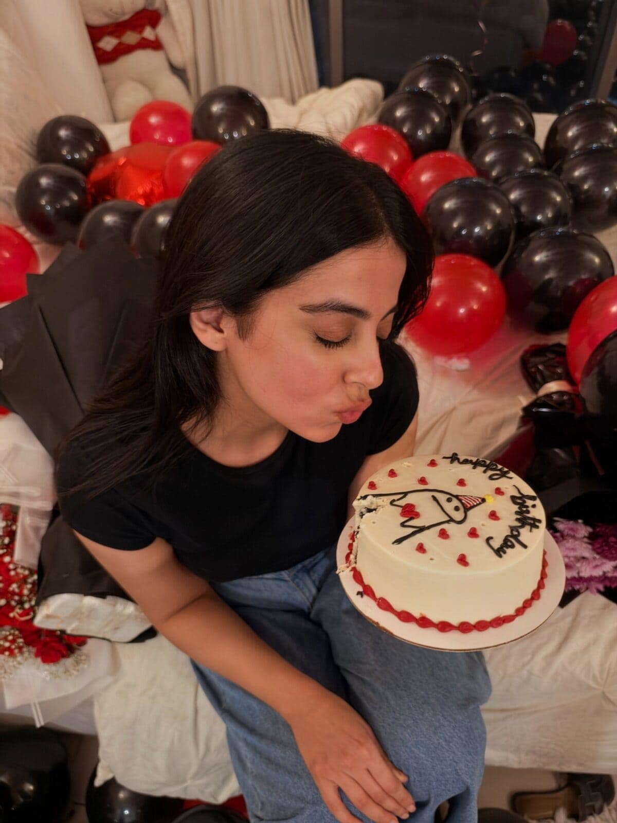 Hania Aamir And Yashma Gill Melt Hearts With Cute Birthday Moments 