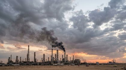 Huge Fire Erupts Near Riyadh Aramco Site Amid Possible Houthi Attack