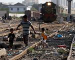 Pakistan Has Largest Share Of Poor Population In Menaap World Bank