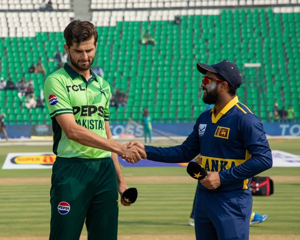 Pakistan Invite Sri Lanka To Bat First In Odi Tri Series Final 