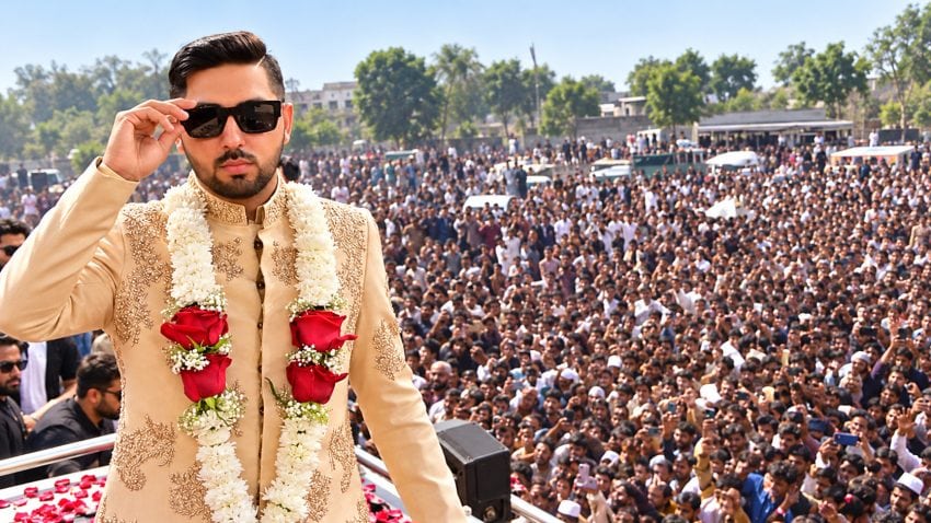 Tiktoker Mr Patlus Mehndi Leaves Over Dozen Injured Amid Chaos After Prize Draw